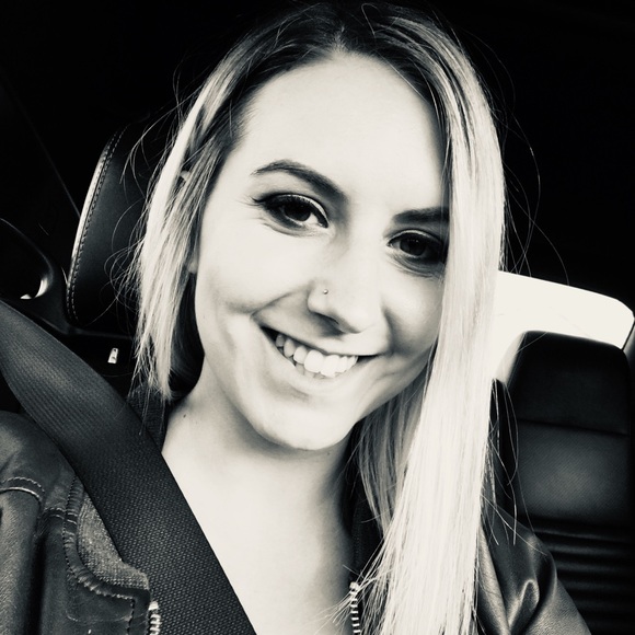 Meet your Posher, Breanne - Picture 1 of 1